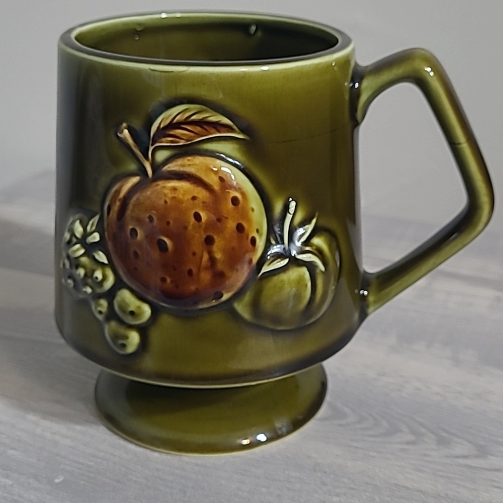 Vintage Lefton Made In Japan Grannycore Avacado Green Raised Fruit Mug